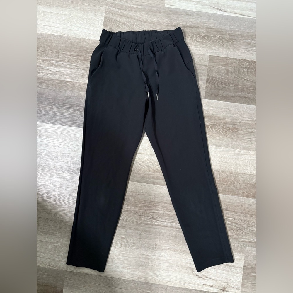 Lululemon Womens Black Jogger- style Athletic Pants